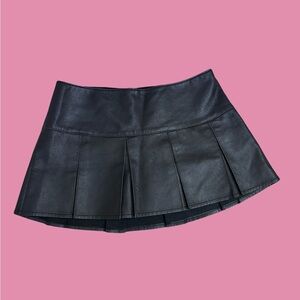 Black Pleated Faux Leather Mini Skirt - Classic Women's Style